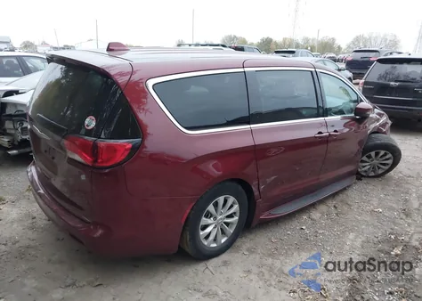 2017 Chrysler Pacifica Touring z USA, uszkodzony, nr VIN 2C4RC1DG1HR695523